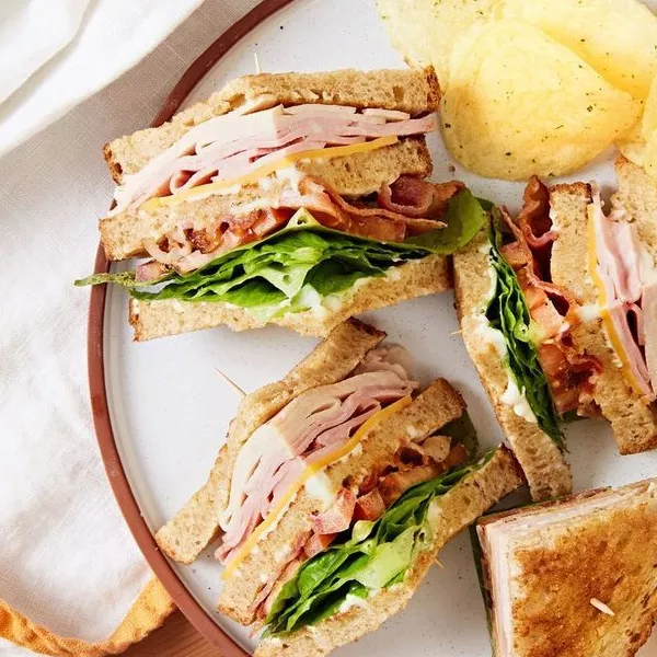 TOAST توست CLUB لحمة