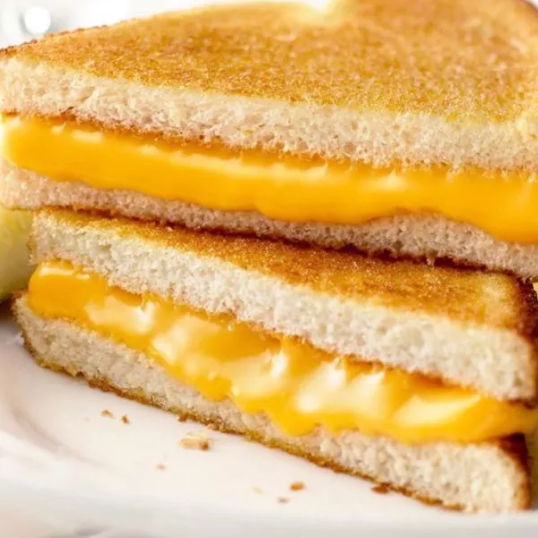 TOAST توست جبنة مدخنة