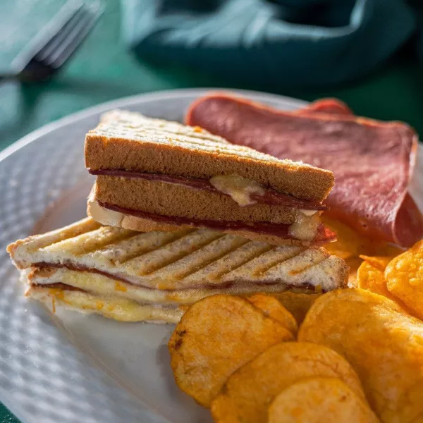 TOAST توست رست بيف
