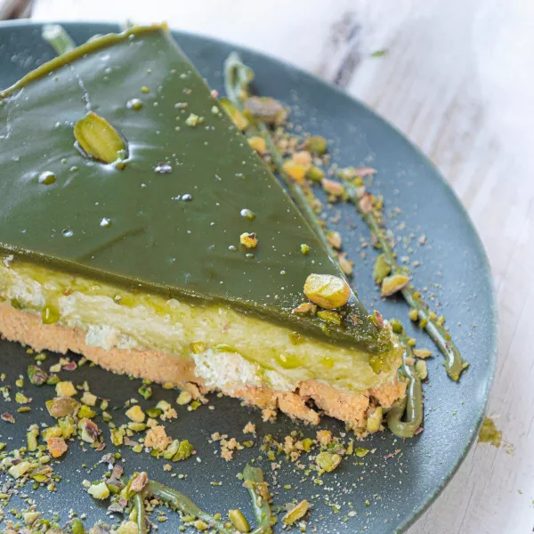 CHEESE CAKE تشيز كيك فستق سلايز