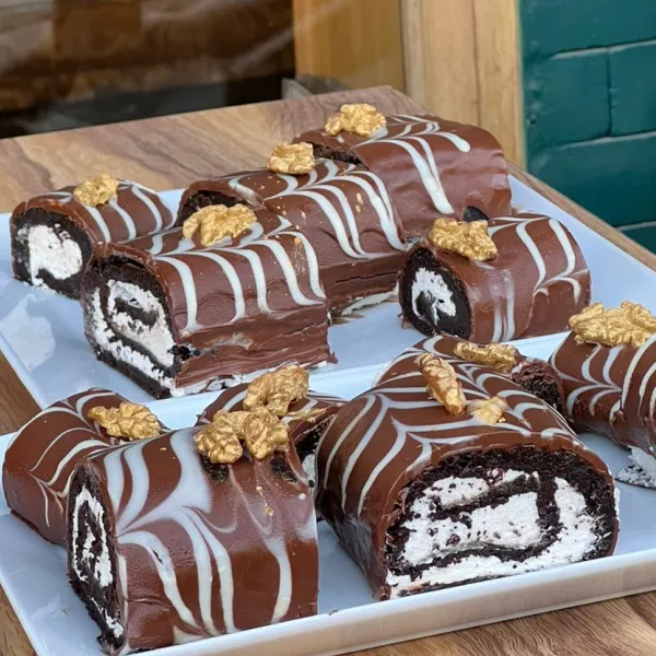 CAKE DESSERTS سويسرول L