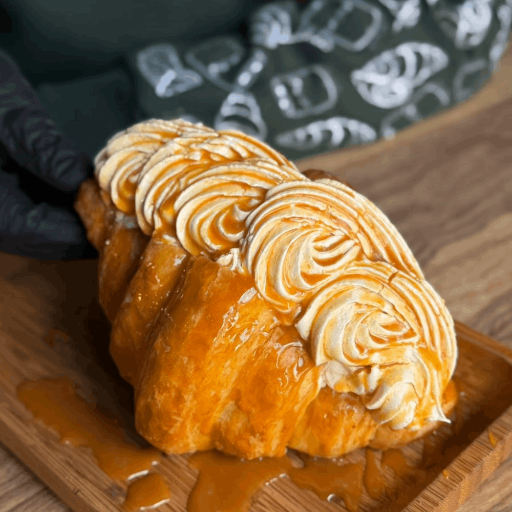 CROISSANT كرواسون كريمه كراميل